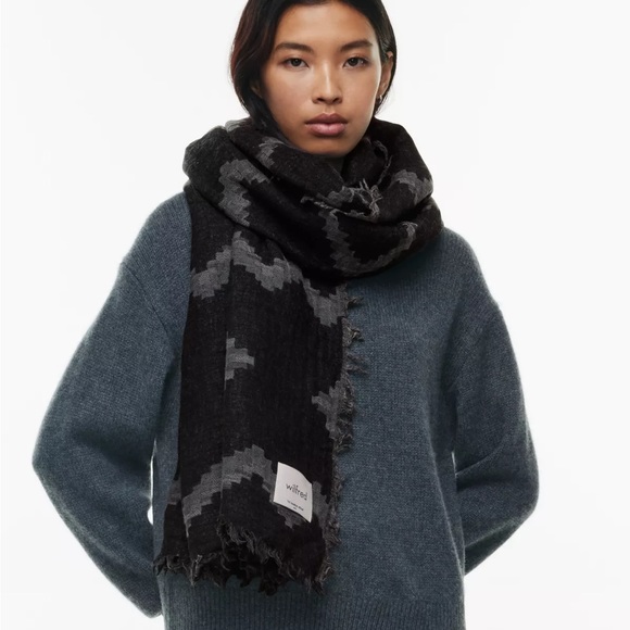 Like new Aritiza Diamond Mosaic Blanket Scarf blanket - Picture 5 of 7